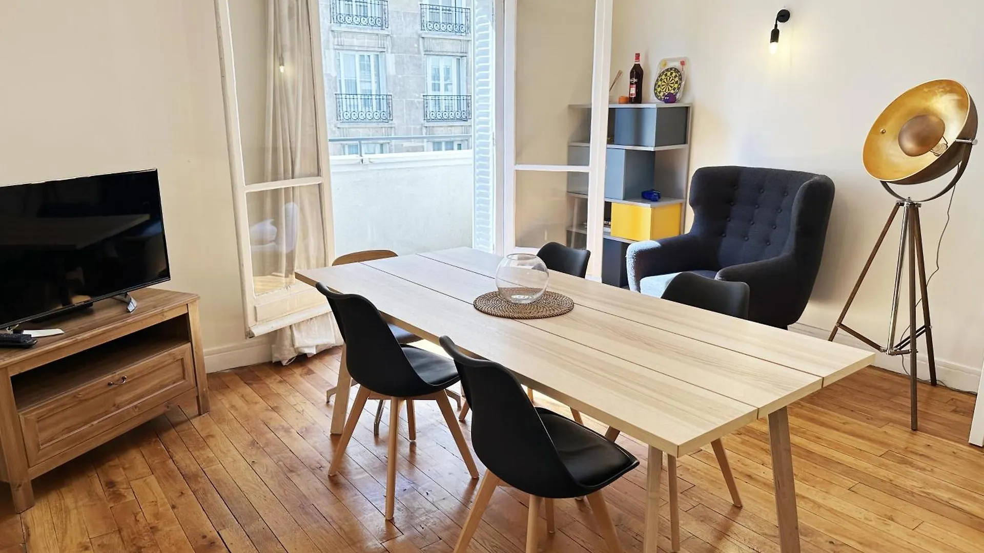 T2 With Stunning Balcony 55M2 Paris 17 Apartment France