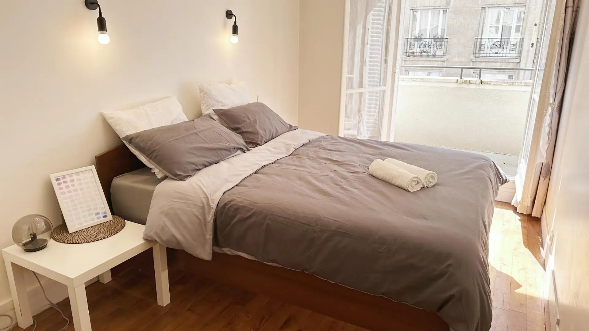 T2 With Stunning Balcony 55M2 Paris 17 Apartamento França