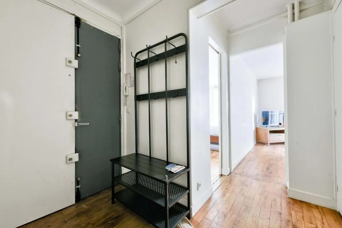 T2 With Stunning Balcony 55M2 Paris 17 Apartment