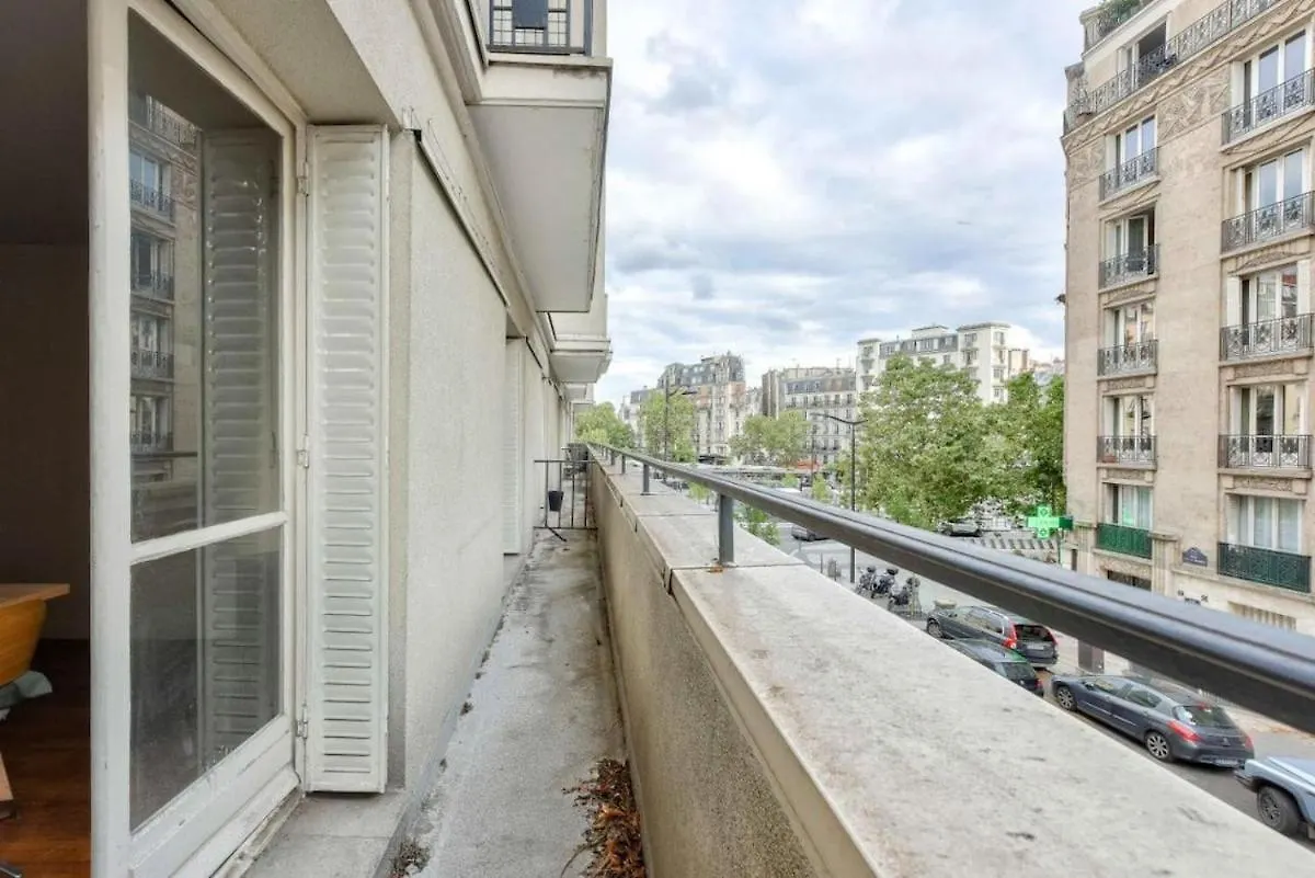 T2 With Stunning Balcony 55M2 Paris 17 Apartment 0*,